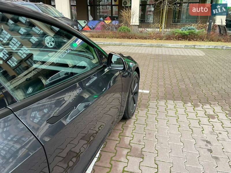 Седан Tesla Model 3 2024 в Києві