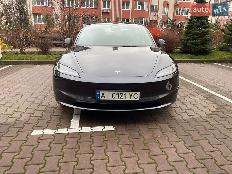 Седан Tesla Model 3 2024 в Києві