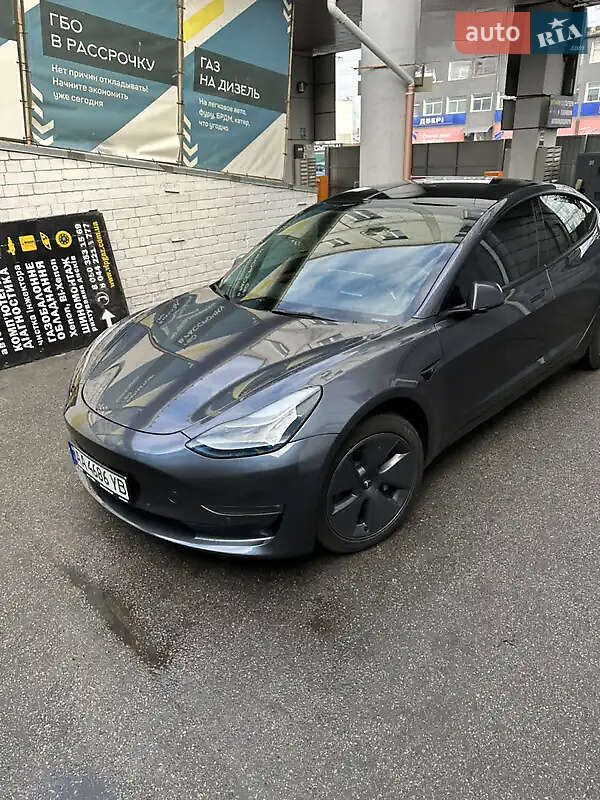 Седан Tesla Model 3 2022 в Львові