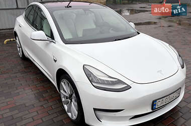 Седан Tesla Model 3 2018 в Черкассах