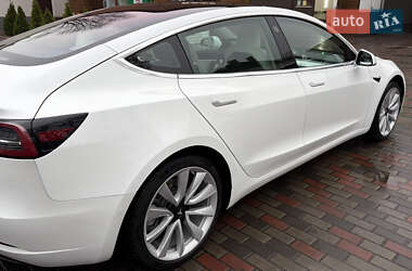 Седан Tesla Model 3 2018 в Черкассах