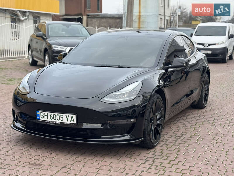 Седан Tesla Model 3 2023 в Одессе