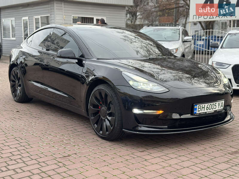 Седан Tesla Model 3 2023 в Одессе
