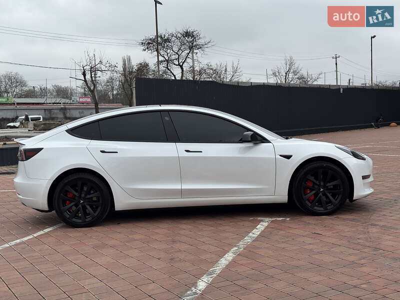 Седан Tesla Model 3 2022 в Одессе
