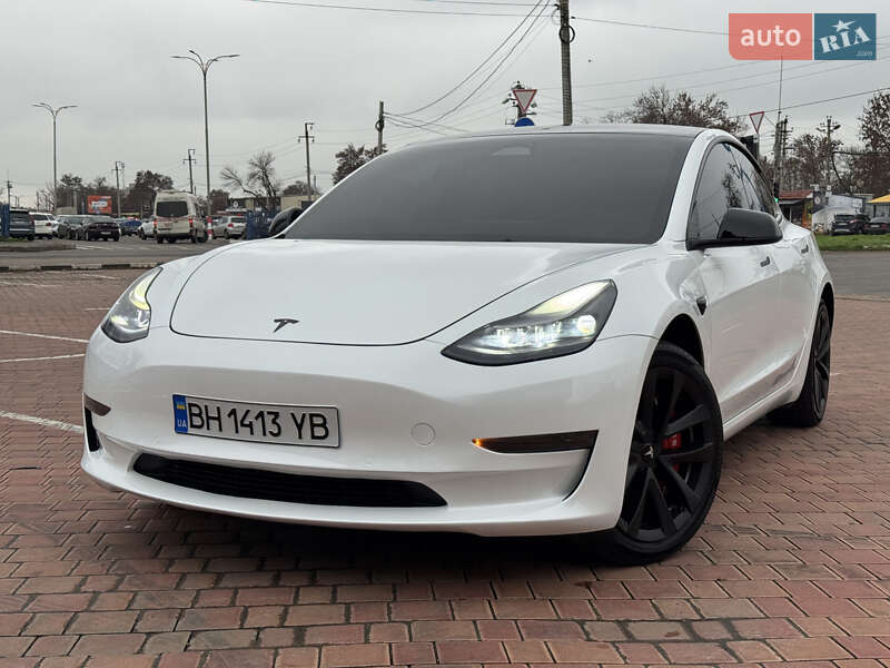 Седан Tesla Model 3 2022 в Одессе