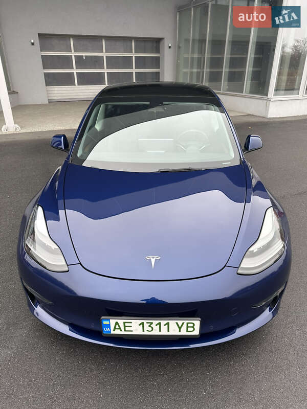 Седан Tesla Model 3 2022 в Дніпрі