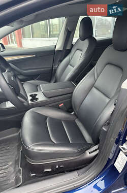 Седан Tesla Model 3 2022 в Днепре