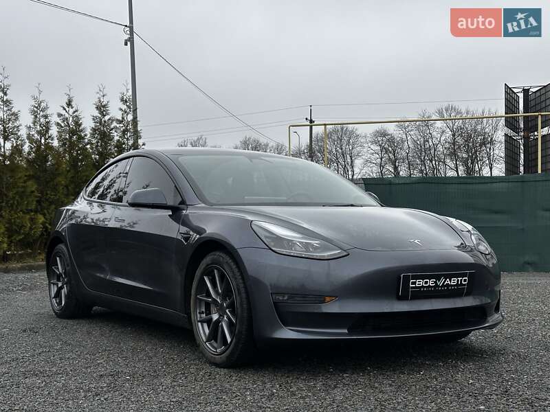 Седан Tesla Model 3 2022 в Львове
