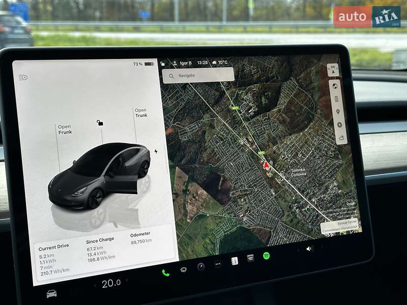 Седан Tesla Model 3 2022 в Львове