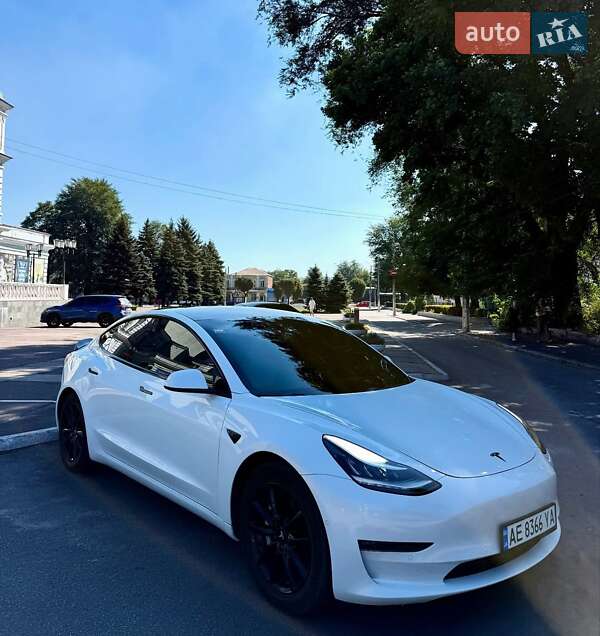 Tesla Model 3 2019