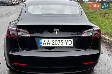 Седан Tesla Model 3 2022 в Киеве