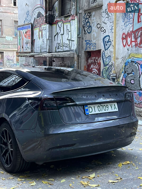 Седан Tesla Model 3 2019 в Одесі