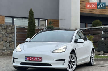 Седан Tesla Model 3 2022 в Львове