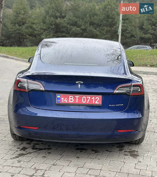 Седан Tesla Model 3 2021 в Львові