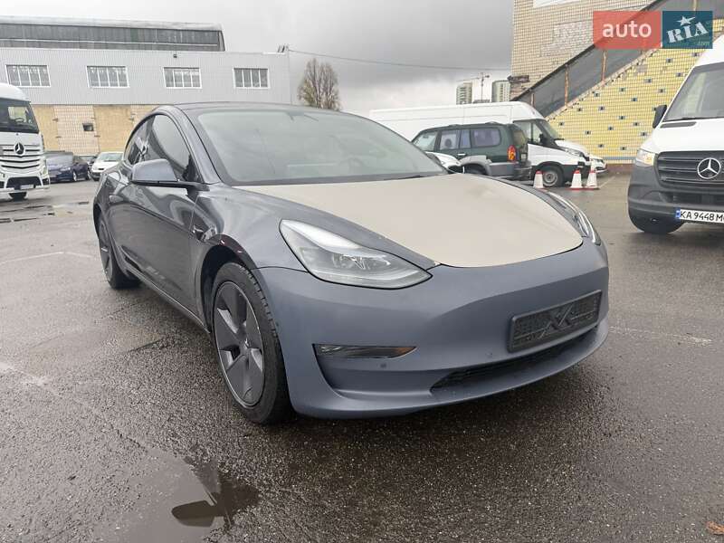 Tesla Model 3 2022