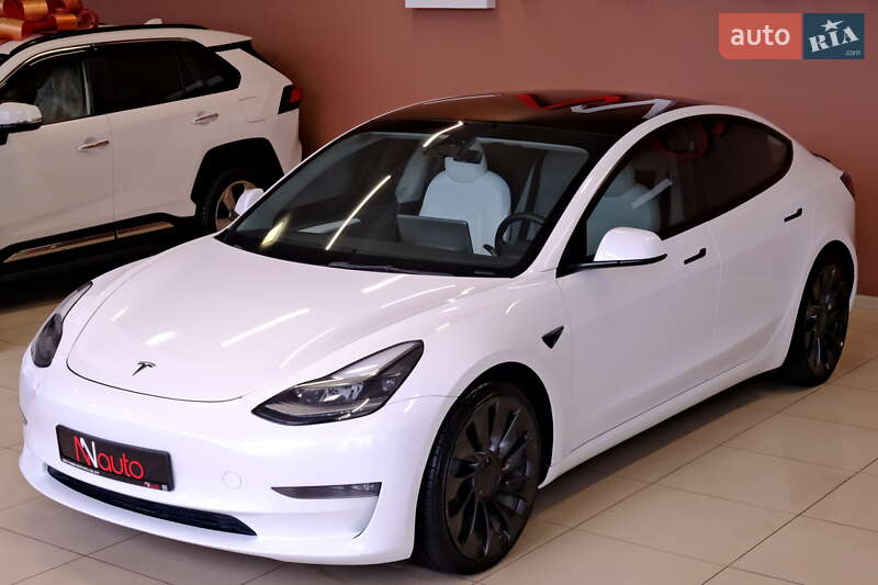 Седан Tesla Model 3 2022 в Одесі