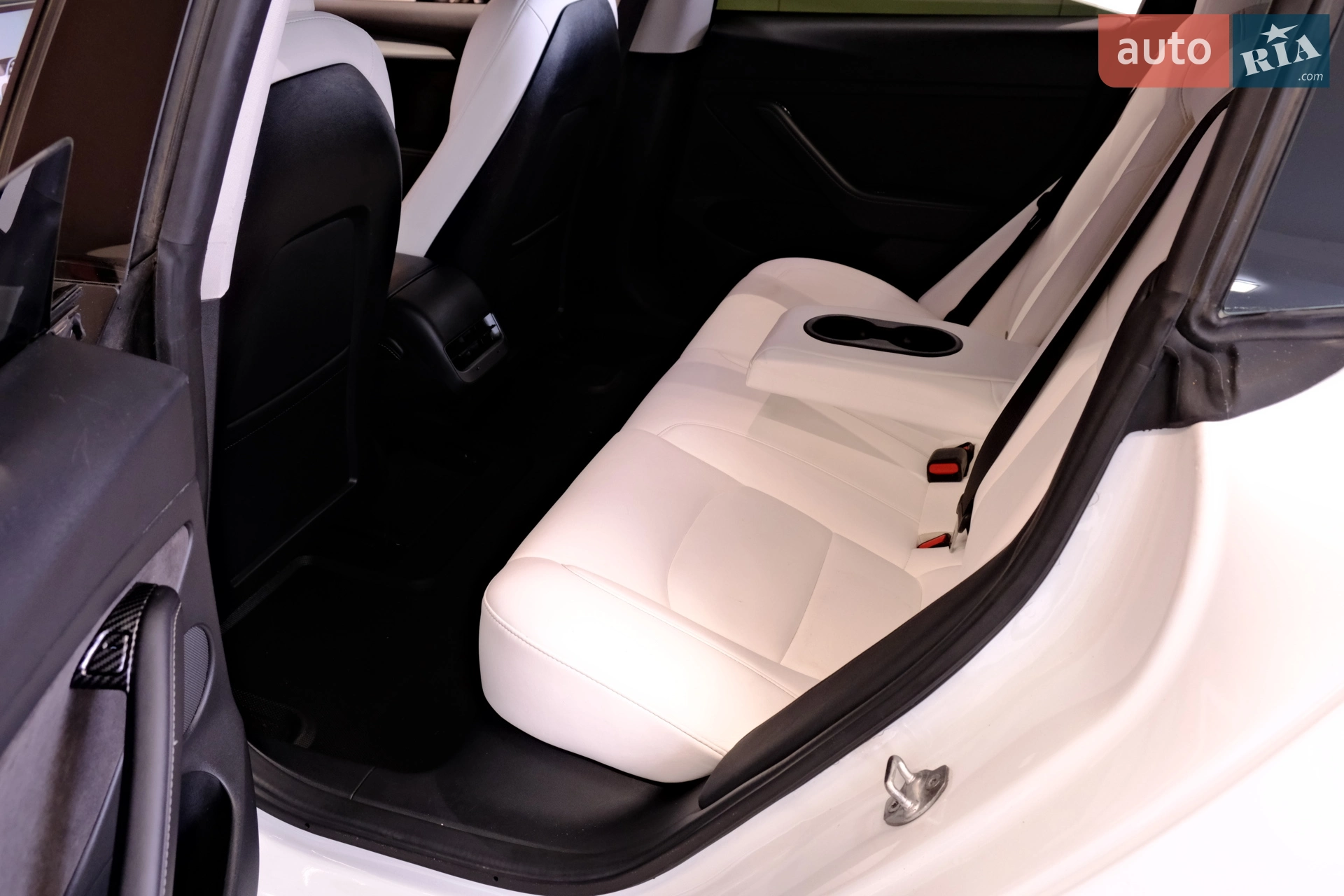 2022 Tesla Model 3 - мініатюра 31