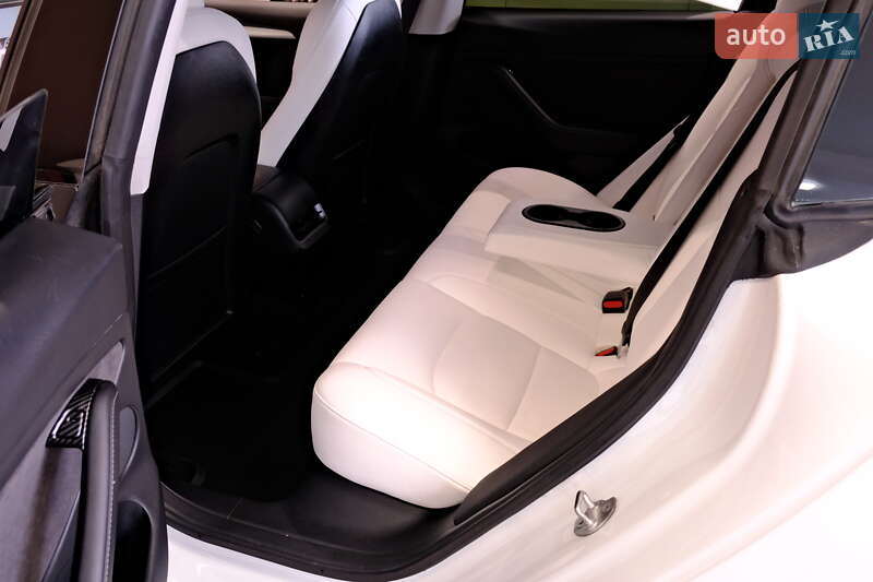 Седан Tesla Model 3 2022 в Одессе