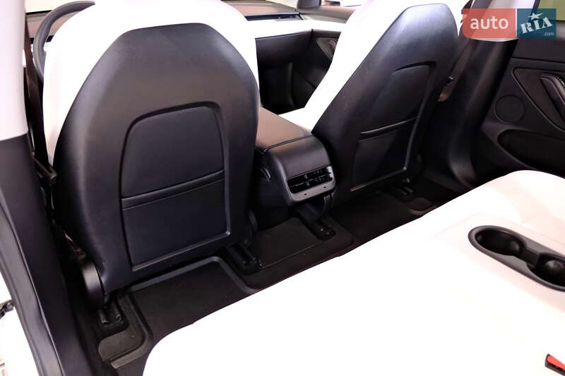 Седан Tesla Model 3 2022 в Одесі