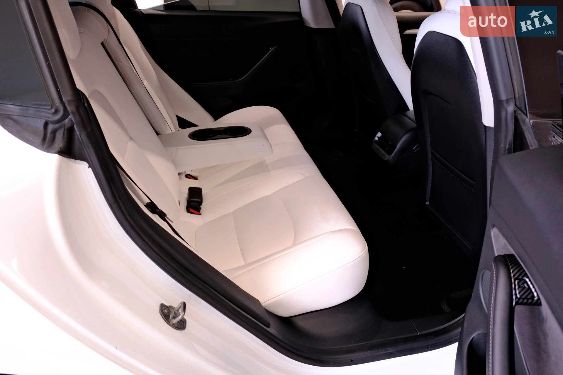 2022 Tesla Model 3 - мініатюра 35