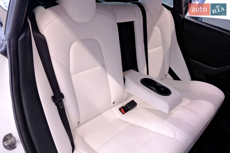 Седан Tesla Model 3 2022 в Одесі