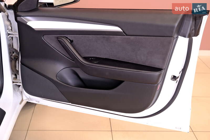 Седан Tesla Model 3 2022 в Одесі