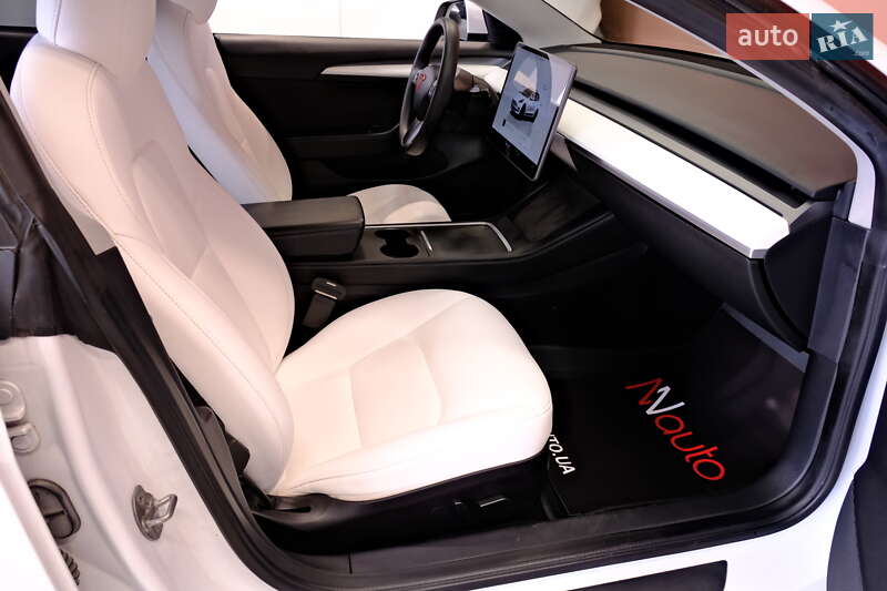 Седан Tesla Model 3 2022 в Одесі