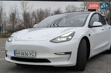 Седан Tesla Model 3 2022 в Киеве