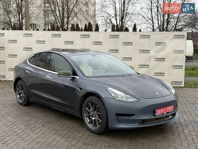 Tesla Model 3 2020