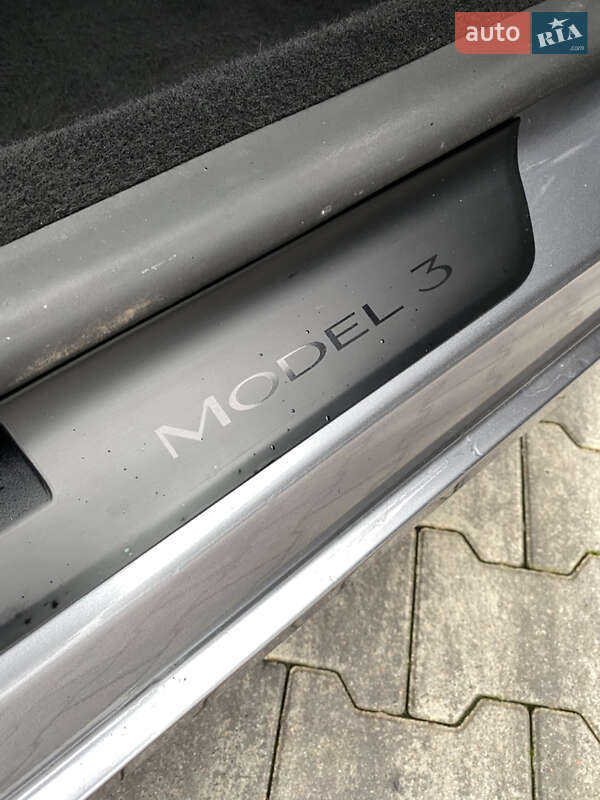 Седан Tesla Model 3 2024 в Киеве