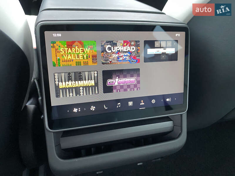 Седан Tesla Model 3 2024 в Киеве