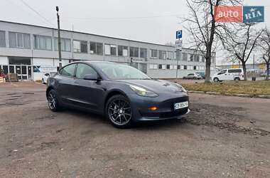Седан Tesla Model 3 2023 в Чернигове