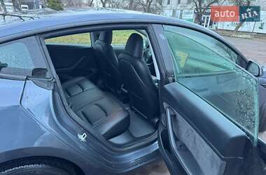 Седан Tesla Model 3 2023 в Чернігові