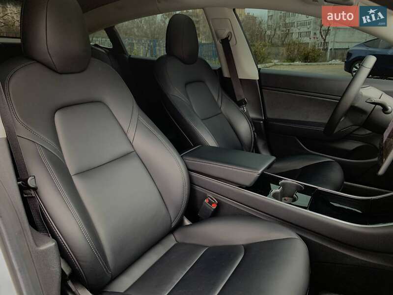 Седан Tesla Model 3 2019 в Николаеве