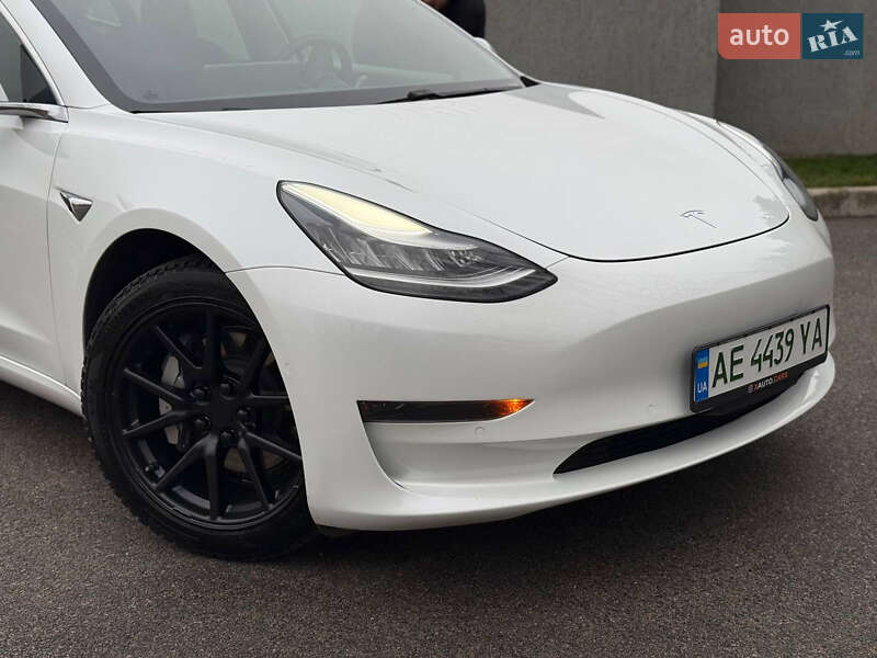 Седан Tesla Model 3 2020 в Днепре