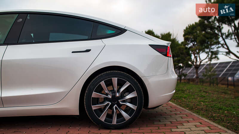 Седан Tesla Model 3 2022 в Черновцах фото 10 Седан Tesla Model 3 2022 в Черновцах