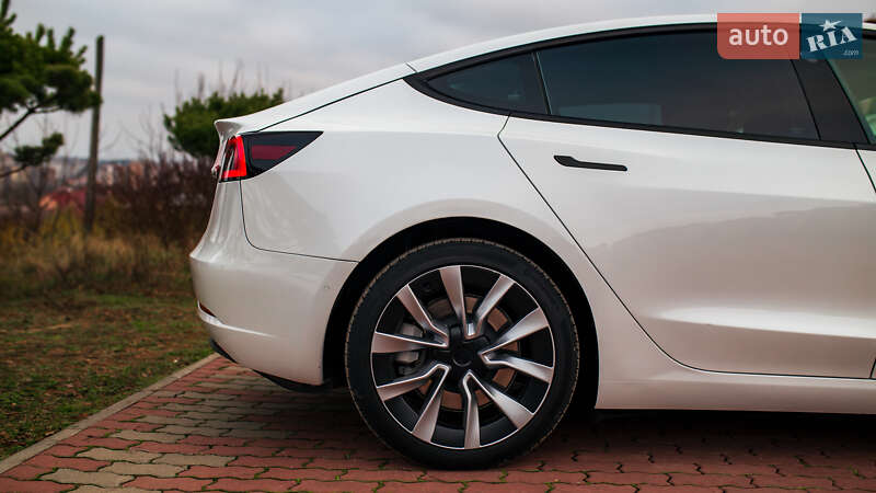 Седан Tesla Model 3 2022 в Черновцах фото 15 Седан Tesla Model 3 2022 в Черновцах