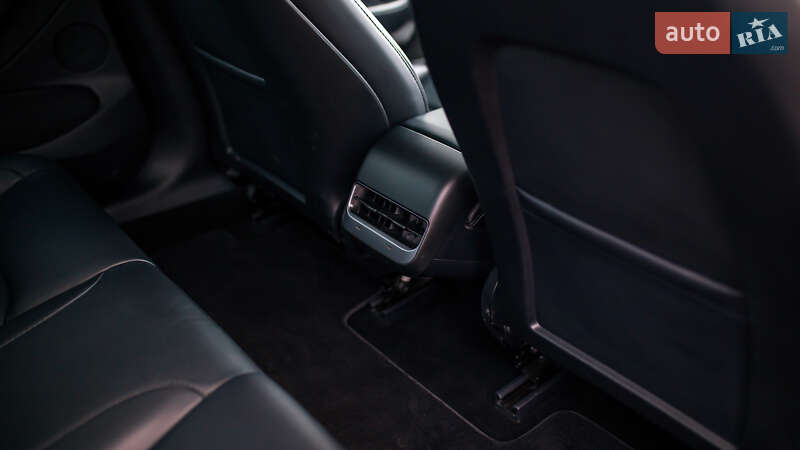 Седан Tesla Model 3 2022 в Черновцах фото 35 Седан Tesla Model 3 2022 в Черновцах