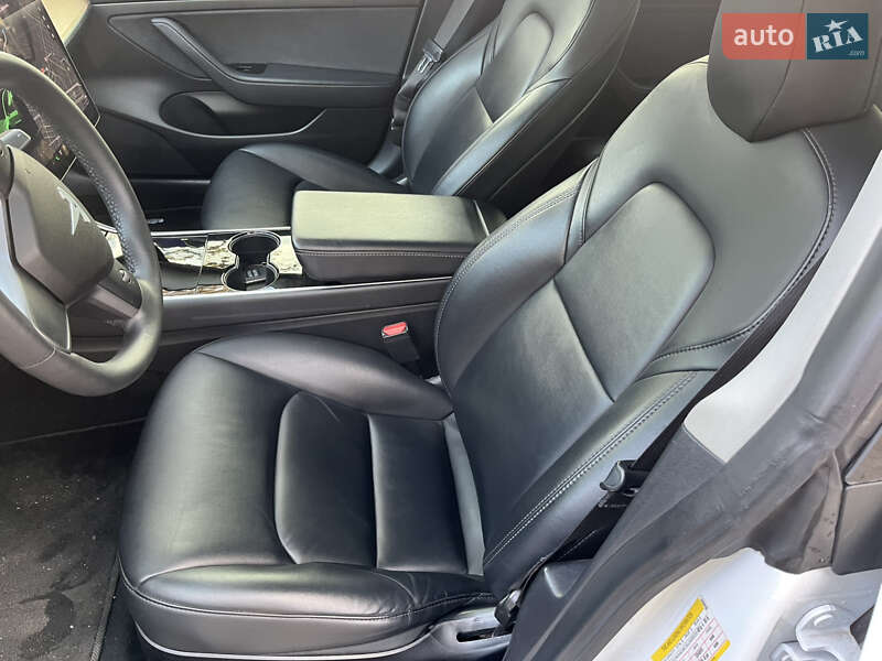 Седан Tesla Model 3 2020 в Миколаєві