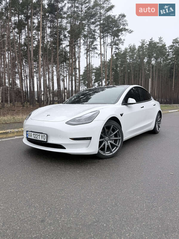 Tesla Model 3 2021