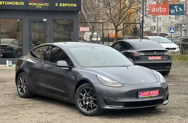 Седан Tesla Model 3 2022 в Луцке