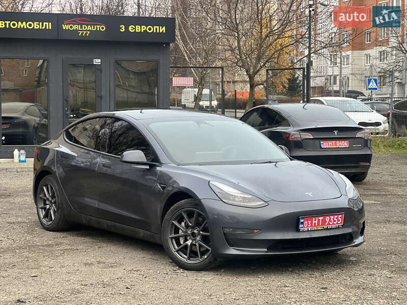 Tesla Model 3 2022