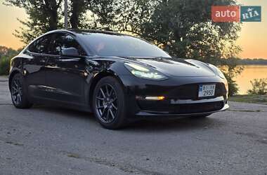 Седан Tesla Model 3 2022 в Киеве