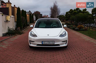 Седан Tesla Model 3 2019 в Черновцах