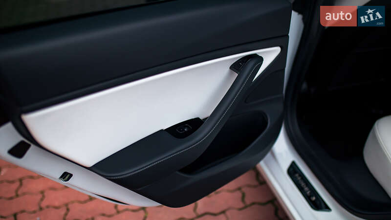 Седан Tesla Model 3 2019 в Черновцах фото 25 Седан Tesla Model 3 2019 в Черновцах