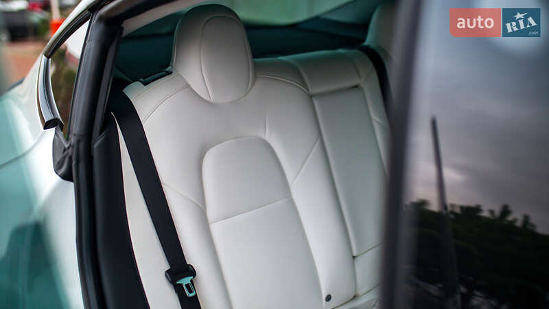 Седан Tesla Model 3 2019 в Черновцах фото 34 Седан Tesla Model 3 2019 в Черновцах