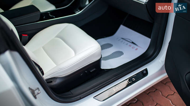 Седан Tesla Model 3 2019 в Черновцах фото 42 Седан Tesla Model 3 2019 в Черновцах