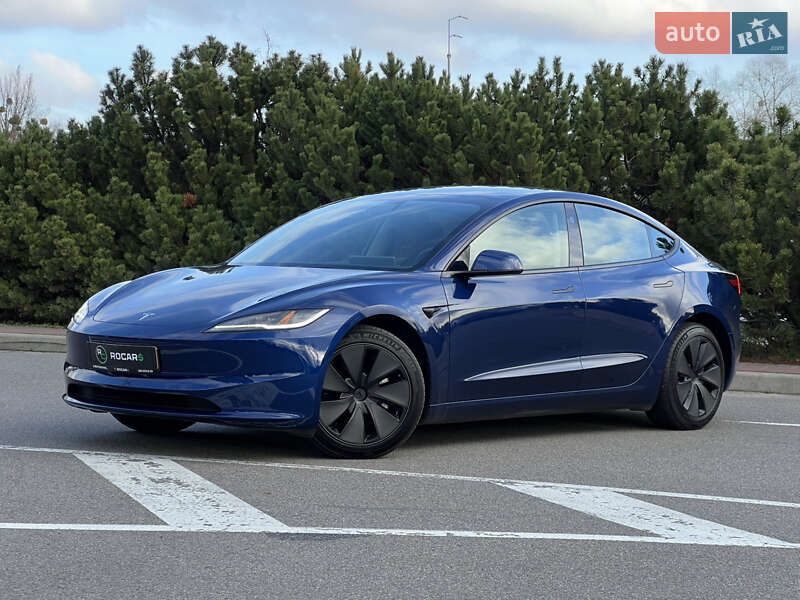 Седан Tesla Model 3 2024 в Киеве
