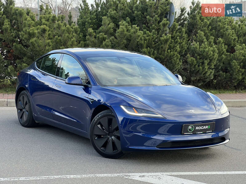 Седан Tesla Model 3 2024 в Киеве