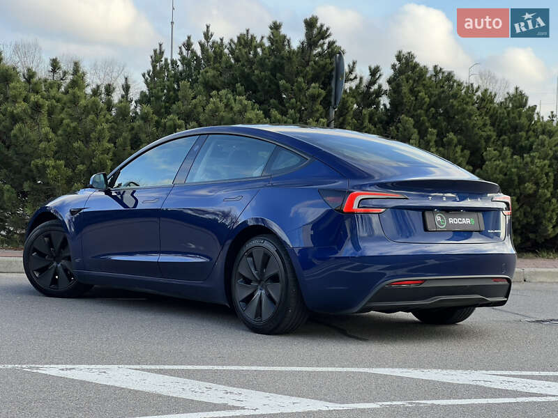 Седан Tesla Model 3 2024 в Киеве